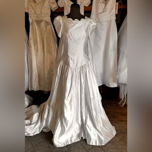 Elegant White Satin Wedding Dress with Full Skirt